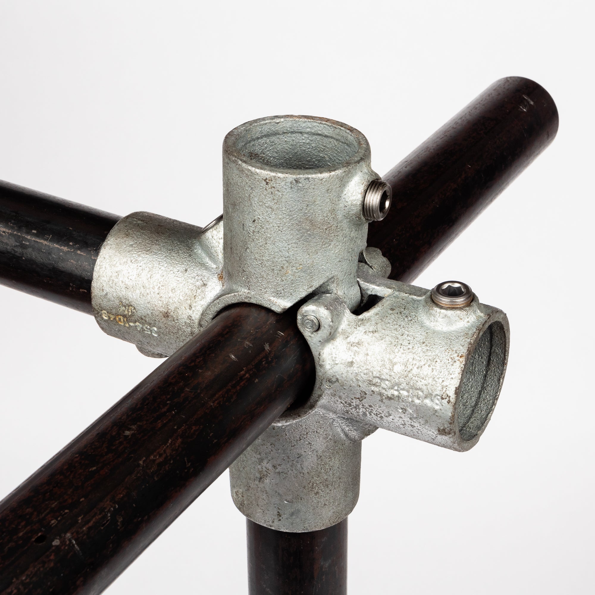 4-vejs split kryds - Clarrods Clamps CL158A | Erik Larsen & Søn | Clarrods | Foto 1