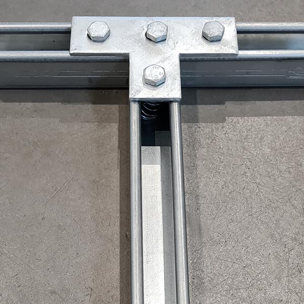 P1031 - T-planbeslag | Unistrut | Beslag til skinnesystemer | Foto 3