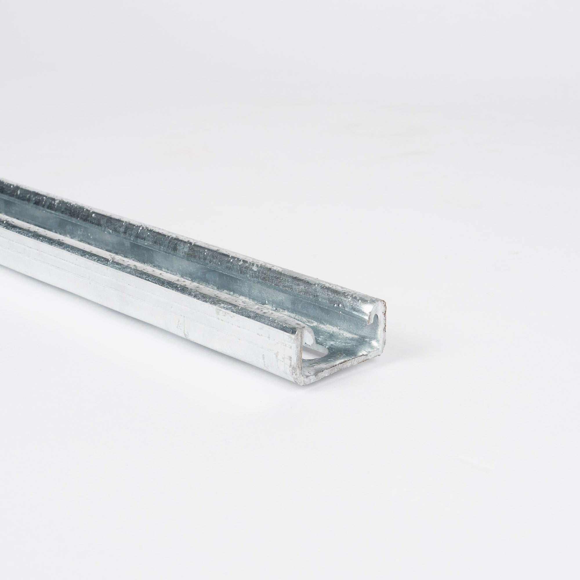 P3300 - Montageskinne m/u huller  (41x21x2,5 mm) | Unistrut | Profiler | Foto 5