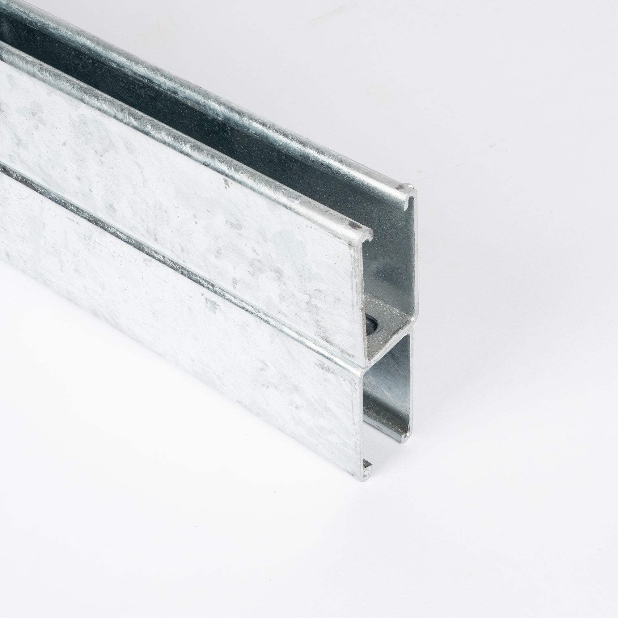 P5001T - Dobbelt montageskinne m/huller (41x124x2,5 mm) | Unistrut | Profiler | Foto 2