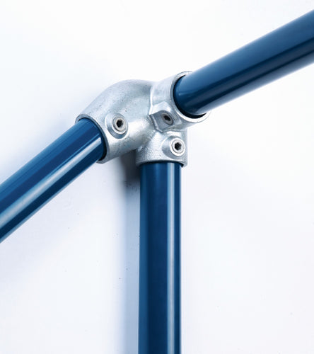 3-vejs hjørne-top m/justerbar ventre bøjning (30°-45°) | galvaniseret rørfitting type 320LH | Kee Klamp | pipe clamps | Erik Larsen & Søn