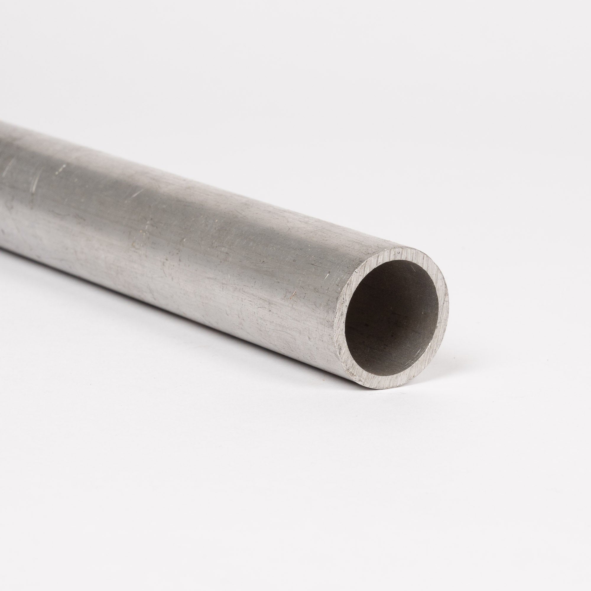 Rør i aluminium, galvaniseret eller sort pulverlakeret | Mange ...